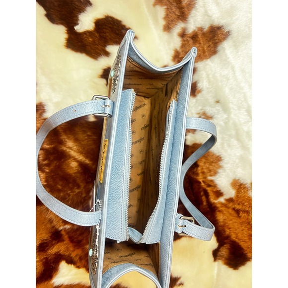 Wrangler Aztec Print Tote Bag Blue Faux Leather Western Concho Handbag NEW - Picture 5 of 6